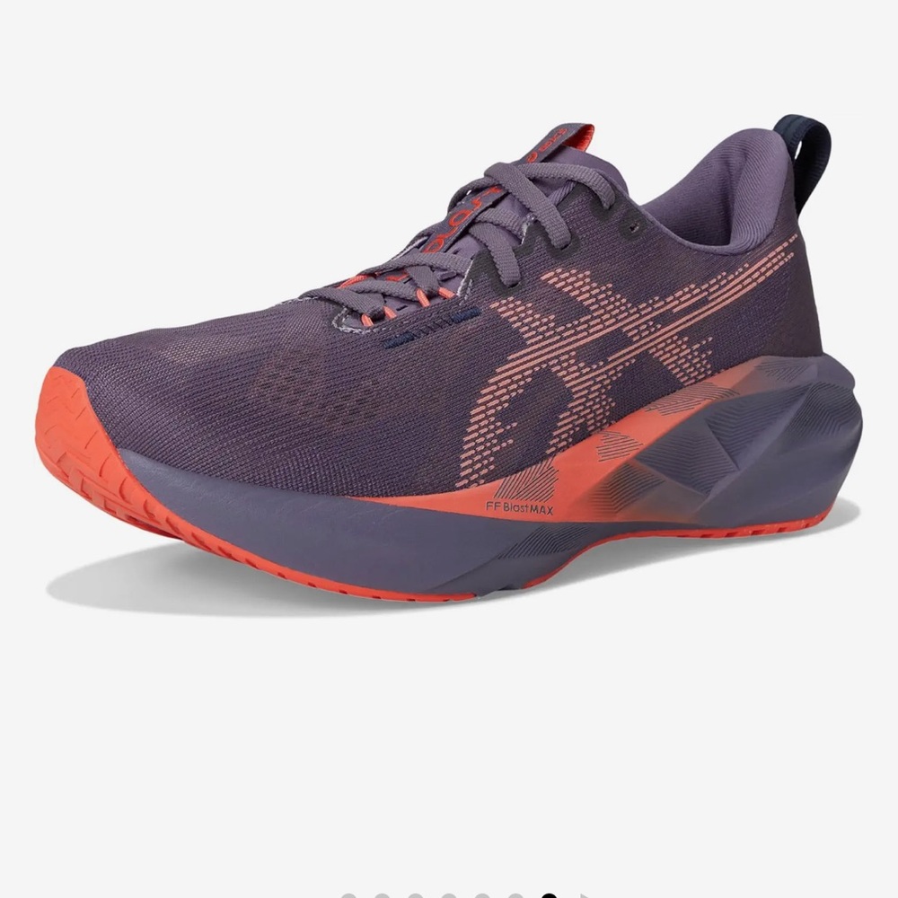 ASICS women’s NovaBlast 5 in greyish purple/coral reef. Size 9.5